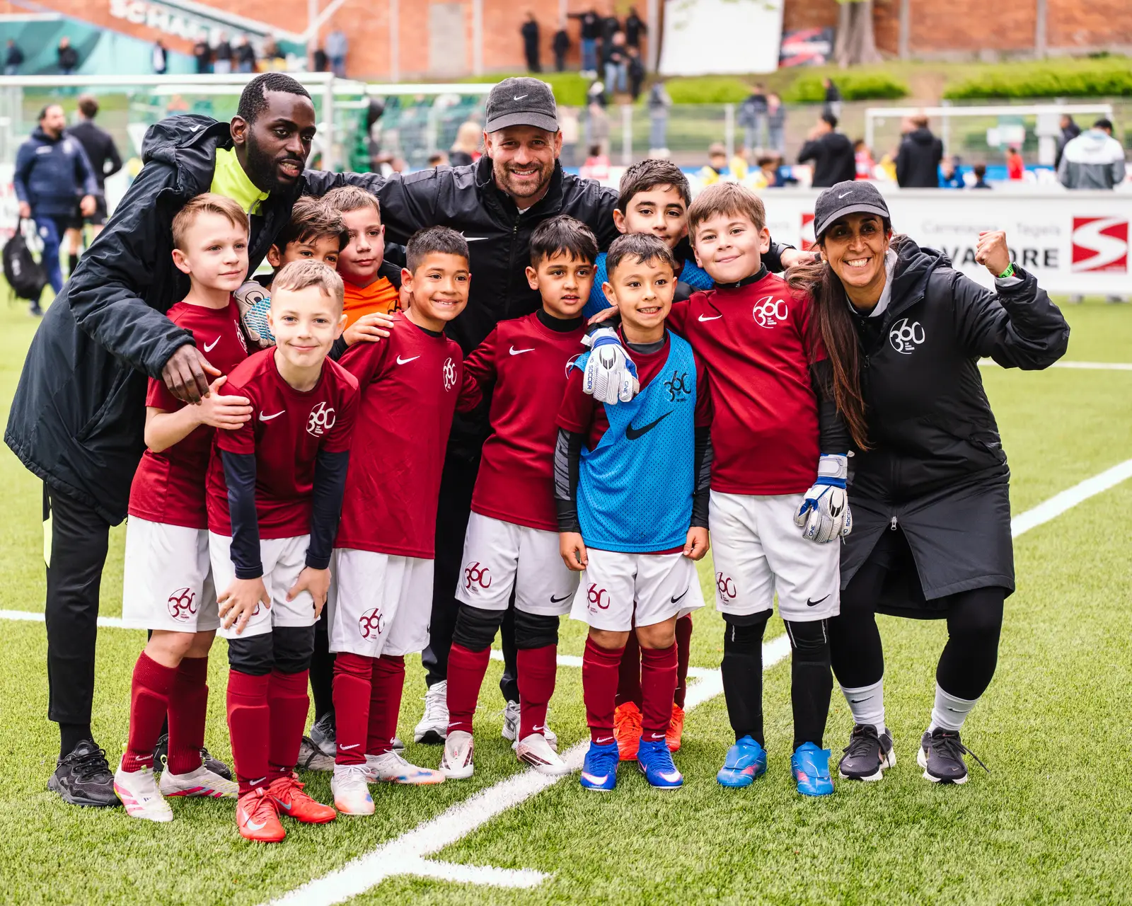 Stage de football 360FT, joueurs et coachs réunis